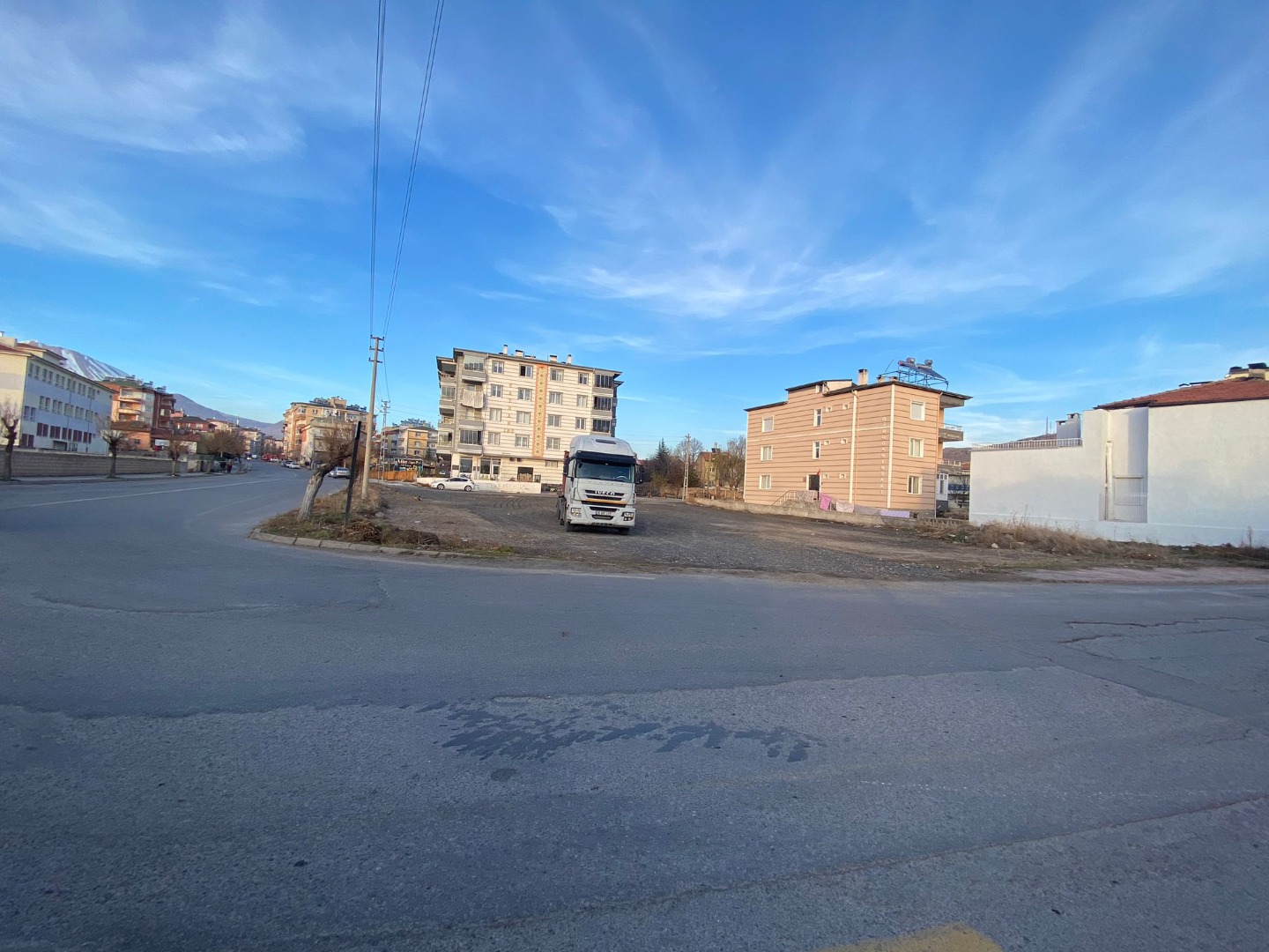 KAYSERİ DEVELİ AŞAĞIEVEREK MAHALLESİNDE SATILIK ÇİFT PARSEL